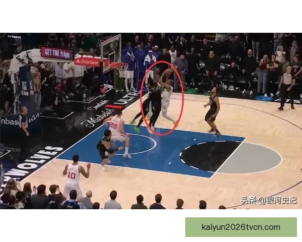 火狼大战裁判失误频出杜兰特罚球成争议焦点引热议